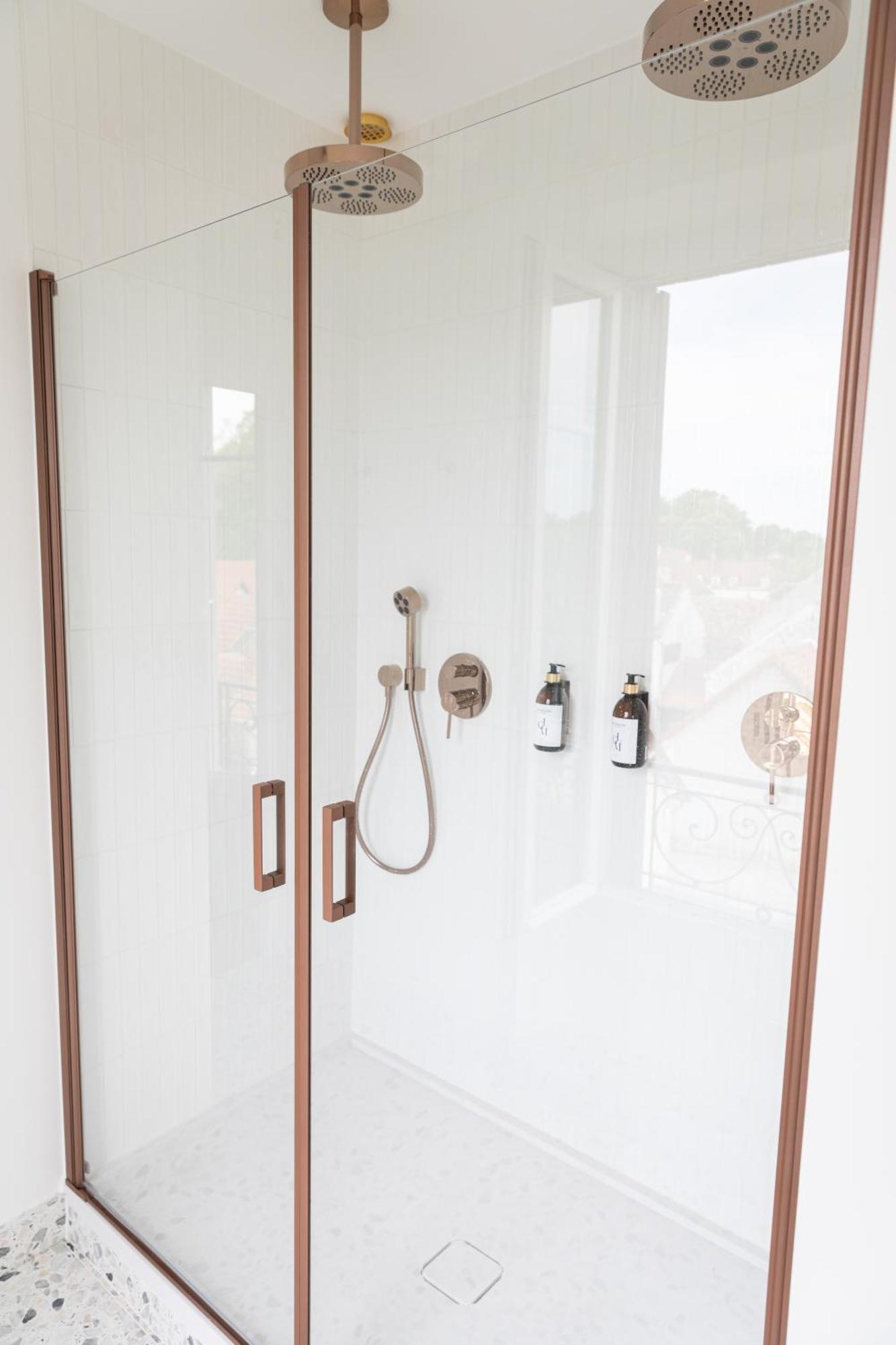 La Grande Maison Lgm Lesches ภายนอก รูปภาพ